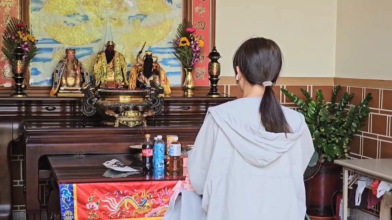 祈求櫃位興隆來找「祂」！　草衙百貨旁財神廟爆紅