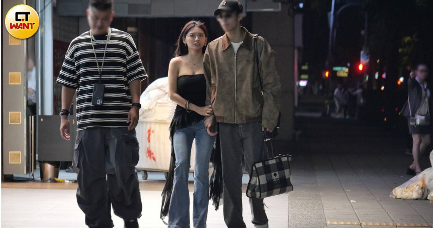 愛的回頭草1/祈錦鈅撇婚變與老公深夜黏TT 街頭放閃親親如熱戀情侶