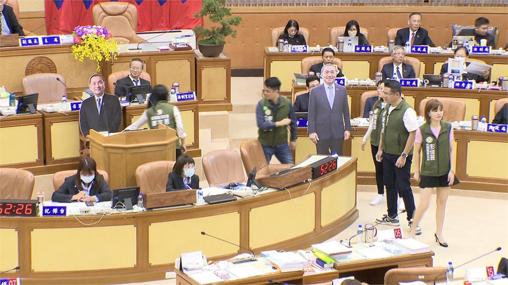 民進黨團議會質詢火爆　批劉和然違法代理市長