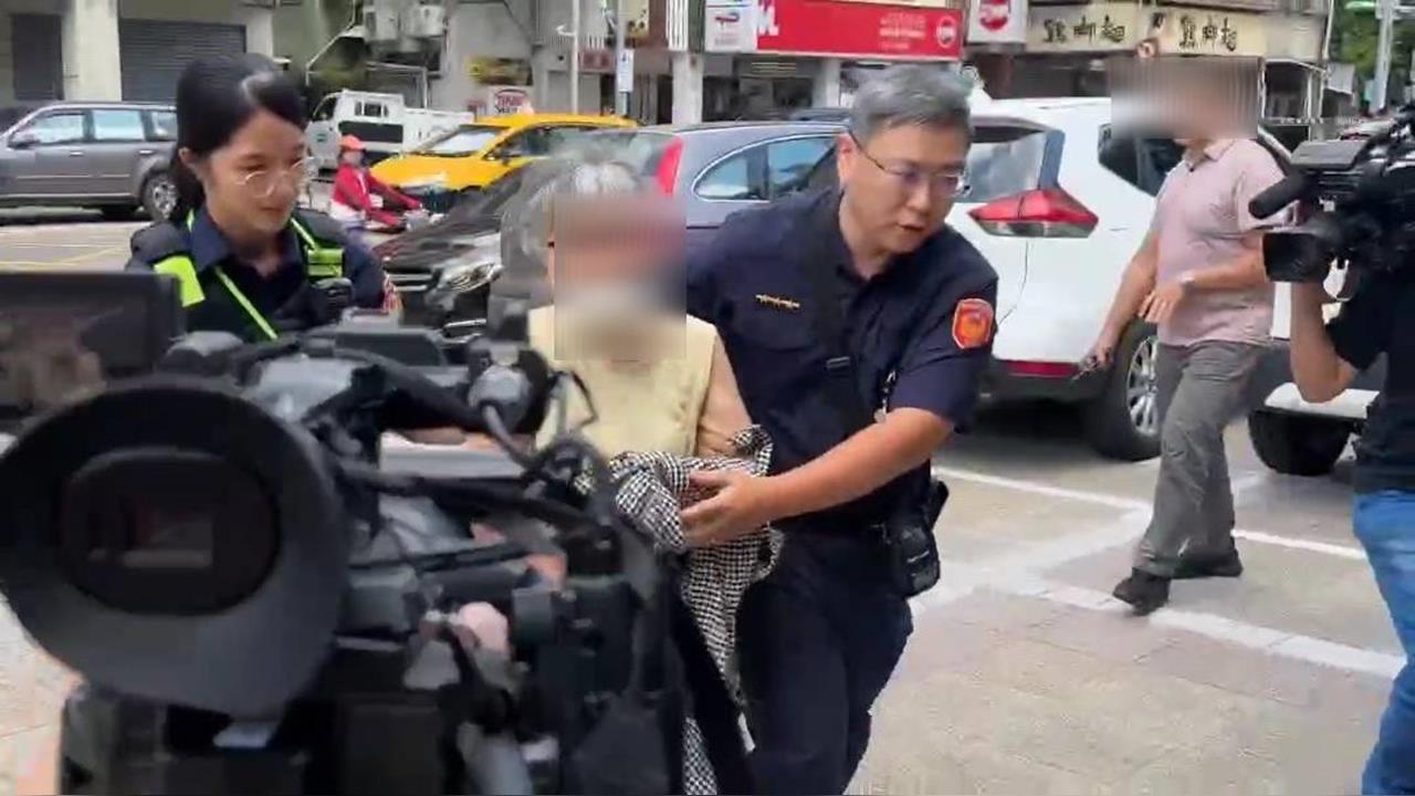 快新聞／北捷遭踹通緝犯婦人落網！對媒體喊「盡量拍」　影片曝光