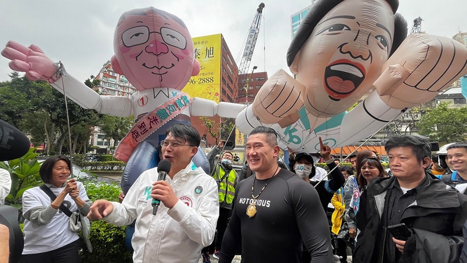 快新聞/館長「看完了起訴書」持續表態挺柯文哲 網驚:會不會看太快?