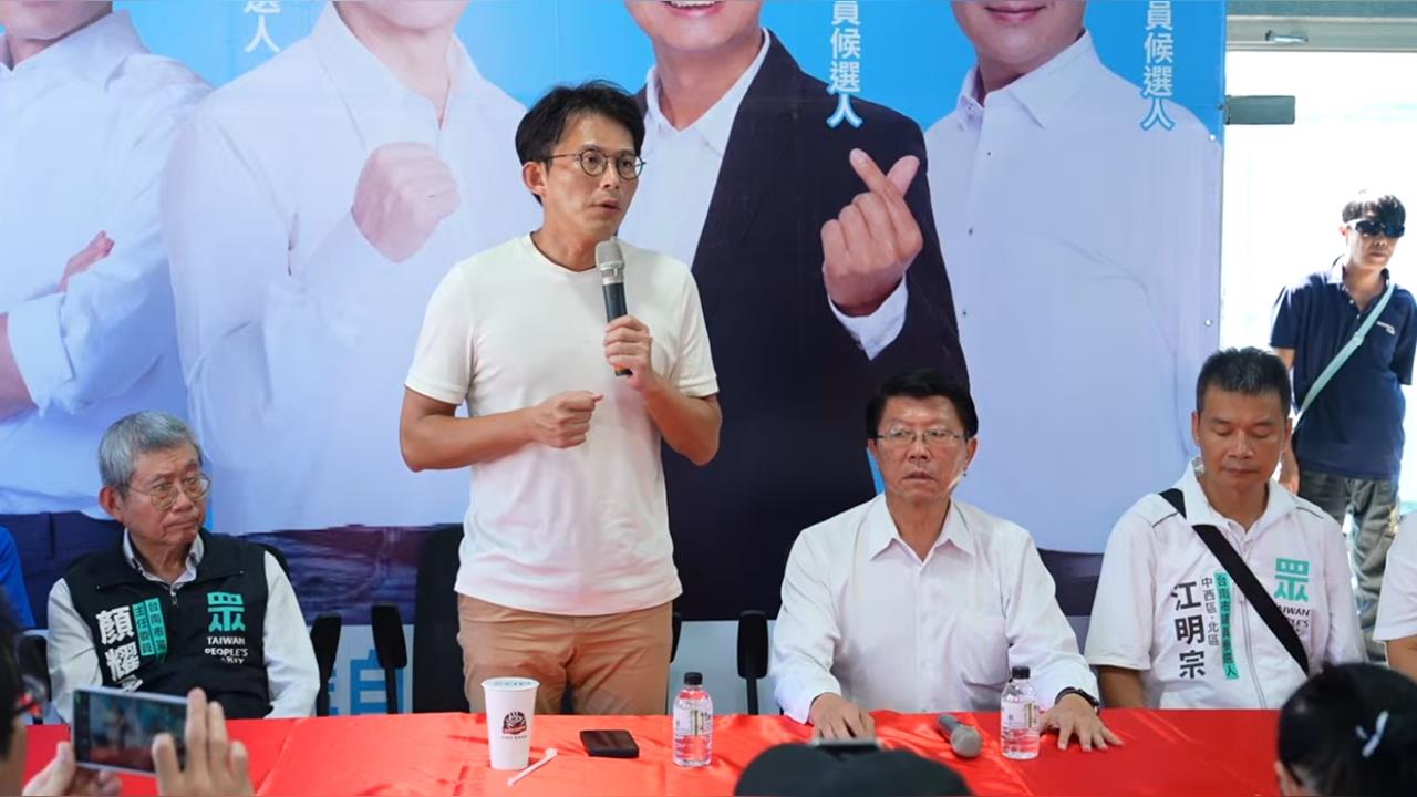 快新聞／黃國昌熱慘了！1地合體謝龍介「冷氣還沒好」　大爆汗畫面曝