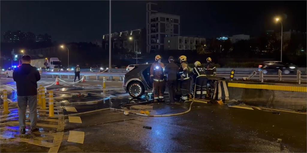 快新聞／楊梅休息站電動車自撞起火釀4死4傷！　國道公布近年車禍數據