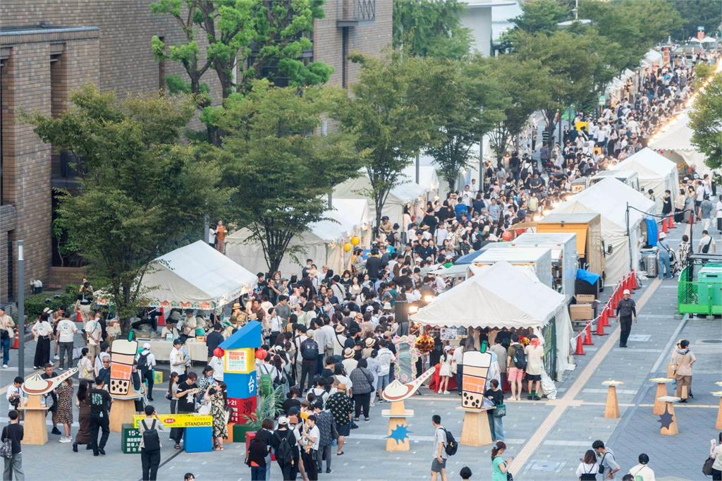 TAIWAN PLUS端經典台灣味　日民眾頂35度高溫排隊嘗鮮