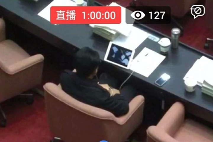 審勞基法看片被抓包森77 林俊憲威脅提告爆料網友