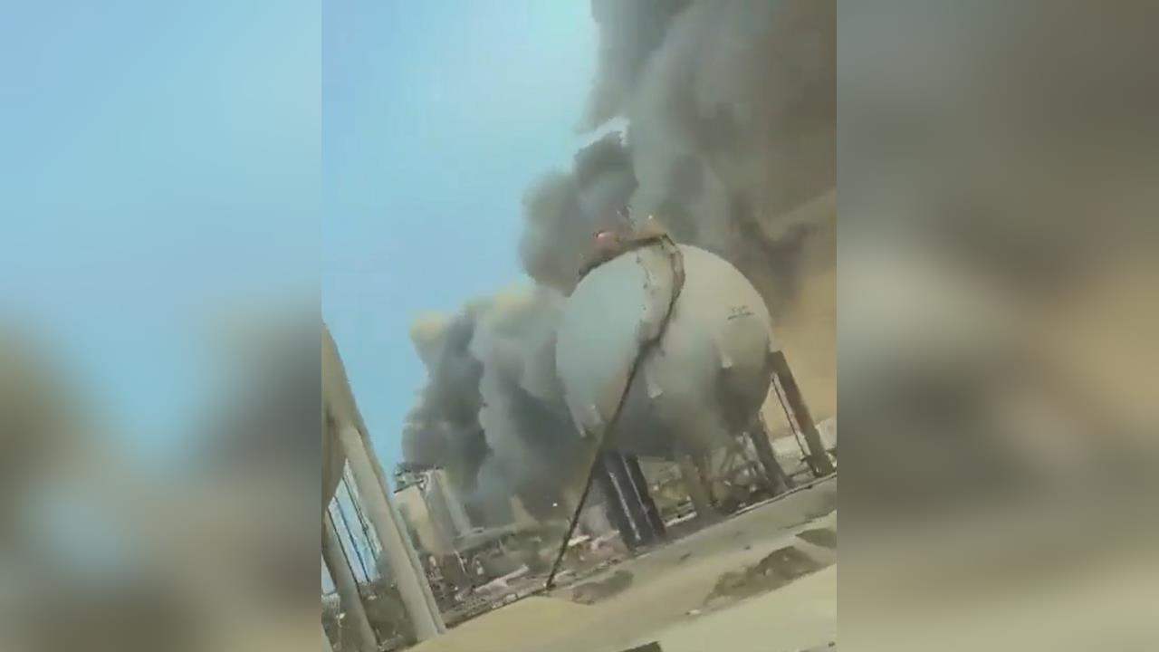 快新聞／伊朗無人機襲擊沙國最大煉油廠　濃煙竄天畫面曝