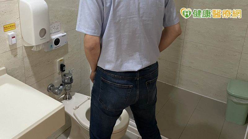 58歲男激情解鎖新體位聽見「啪」響聲　下體變「紫茄子」急送醫