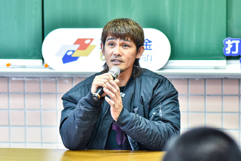 棒球／張志豪擔任球芽頒獎嘉賓 勉勵小選手「品格第一」需自律