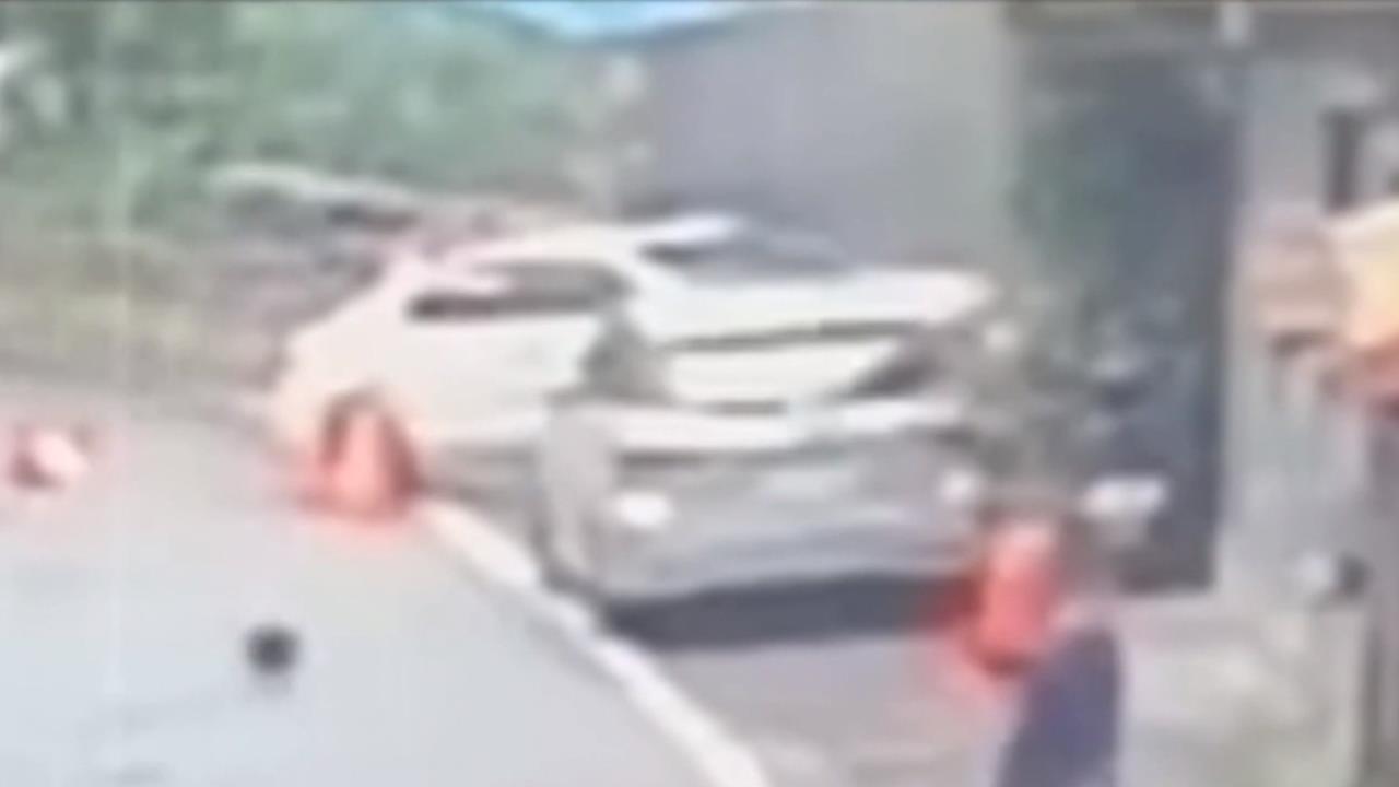 酒駕釀禍!21歲男失控撞民宅 屋主全家烤肉遭撞4人傷
