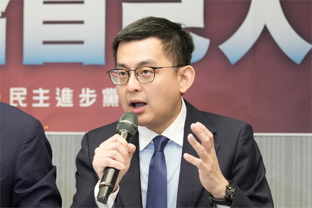 快新聞／卓冠廷質詢新北餵藥案遭藍營議員告發　理由竟有「讓侯友宜民調掉7%」