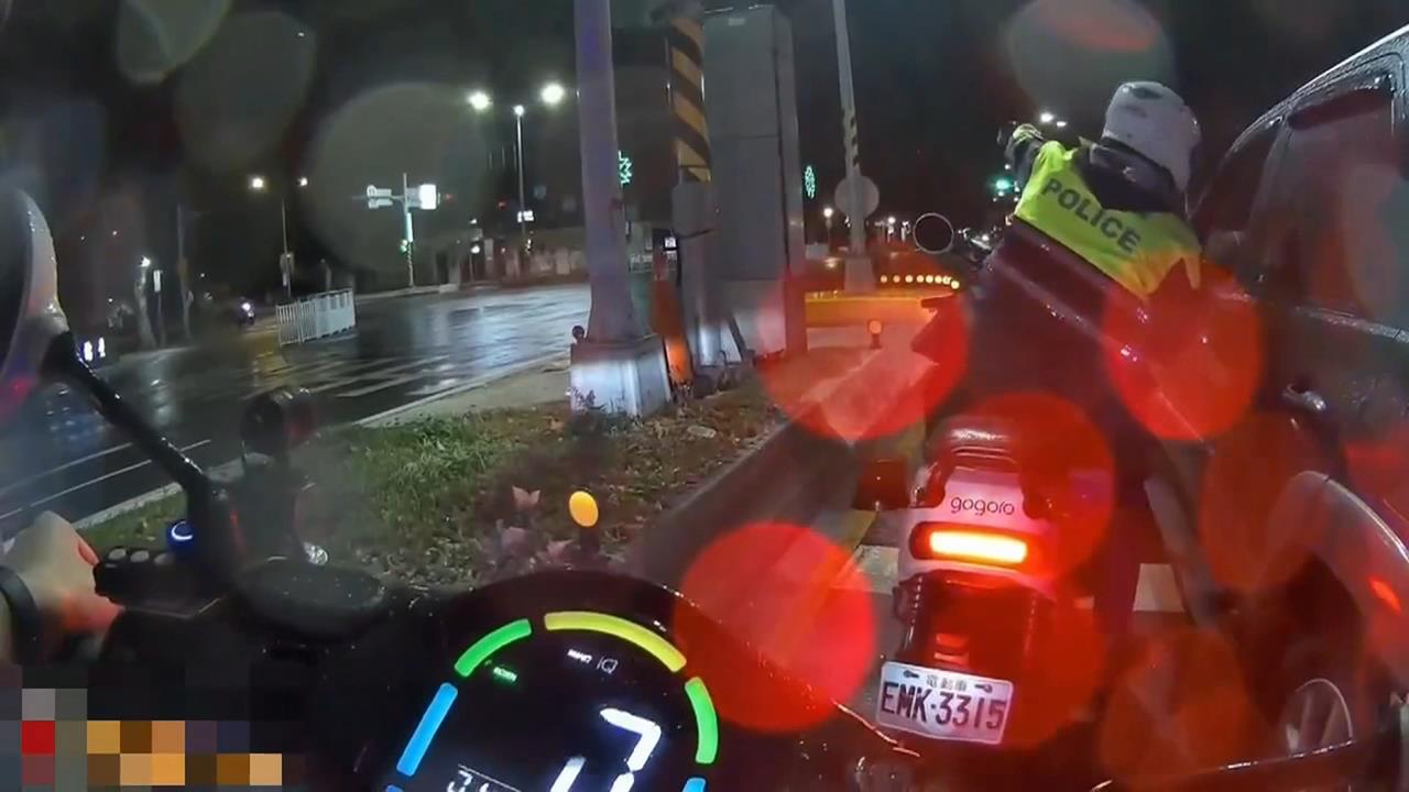 無照還藏毒！小貨車拒檢加速逃逸　沿路違規吃17張罰單罰30萬