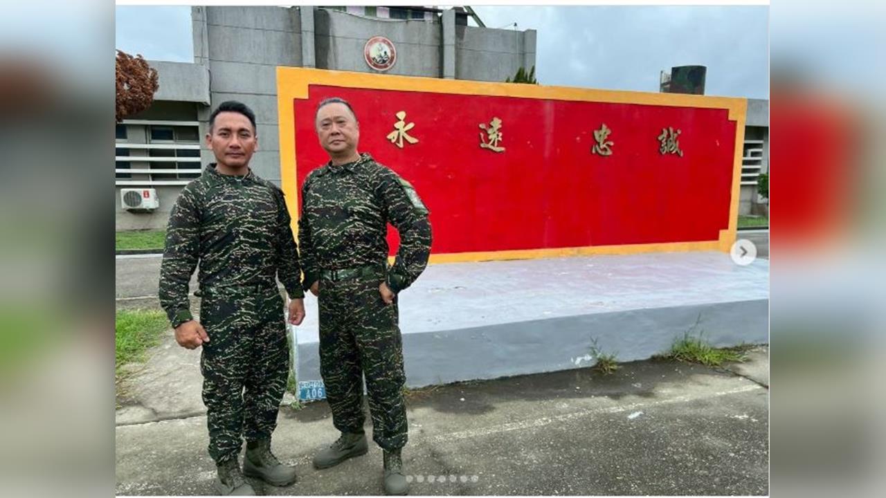 穿軍服合照「永遠忠誠」　邰智源致敬國軍喊捍衛民主