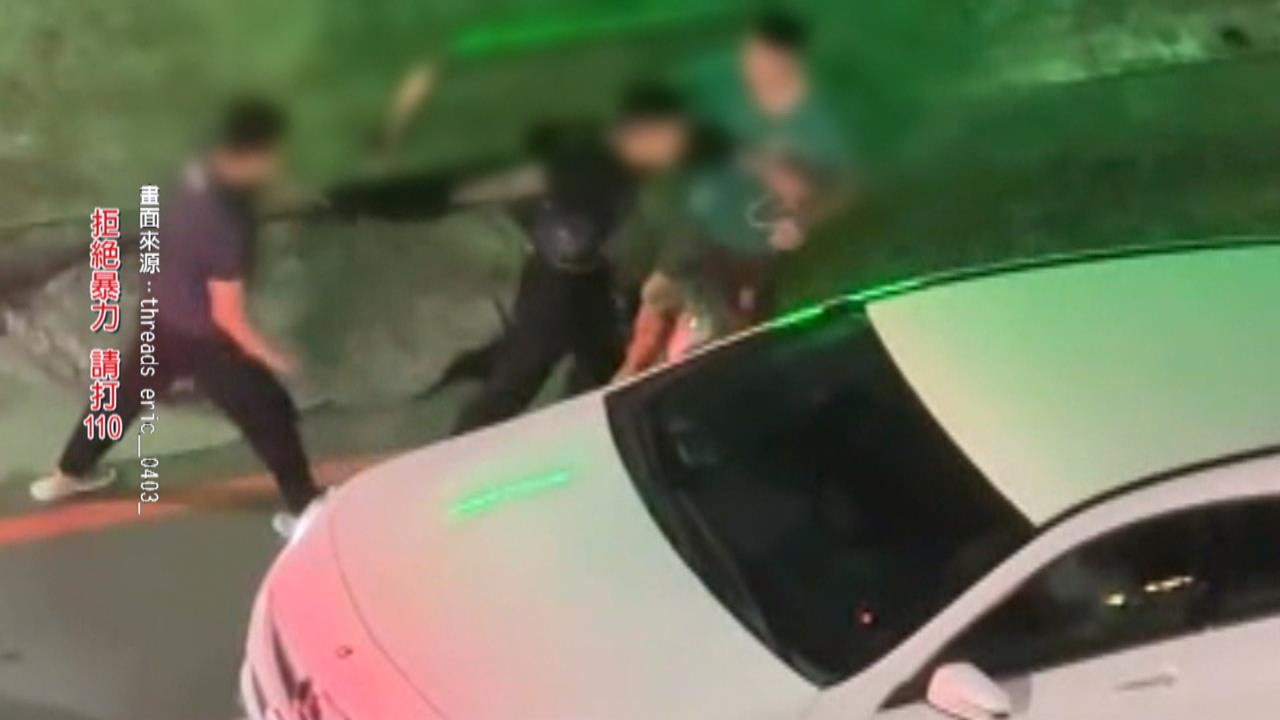 慶生變烏龍擄人! 黑衣男鎖喉壽星 嗆:不上車就開槍