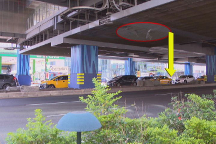 吊臂車這一撞 機捷跳電大停擺