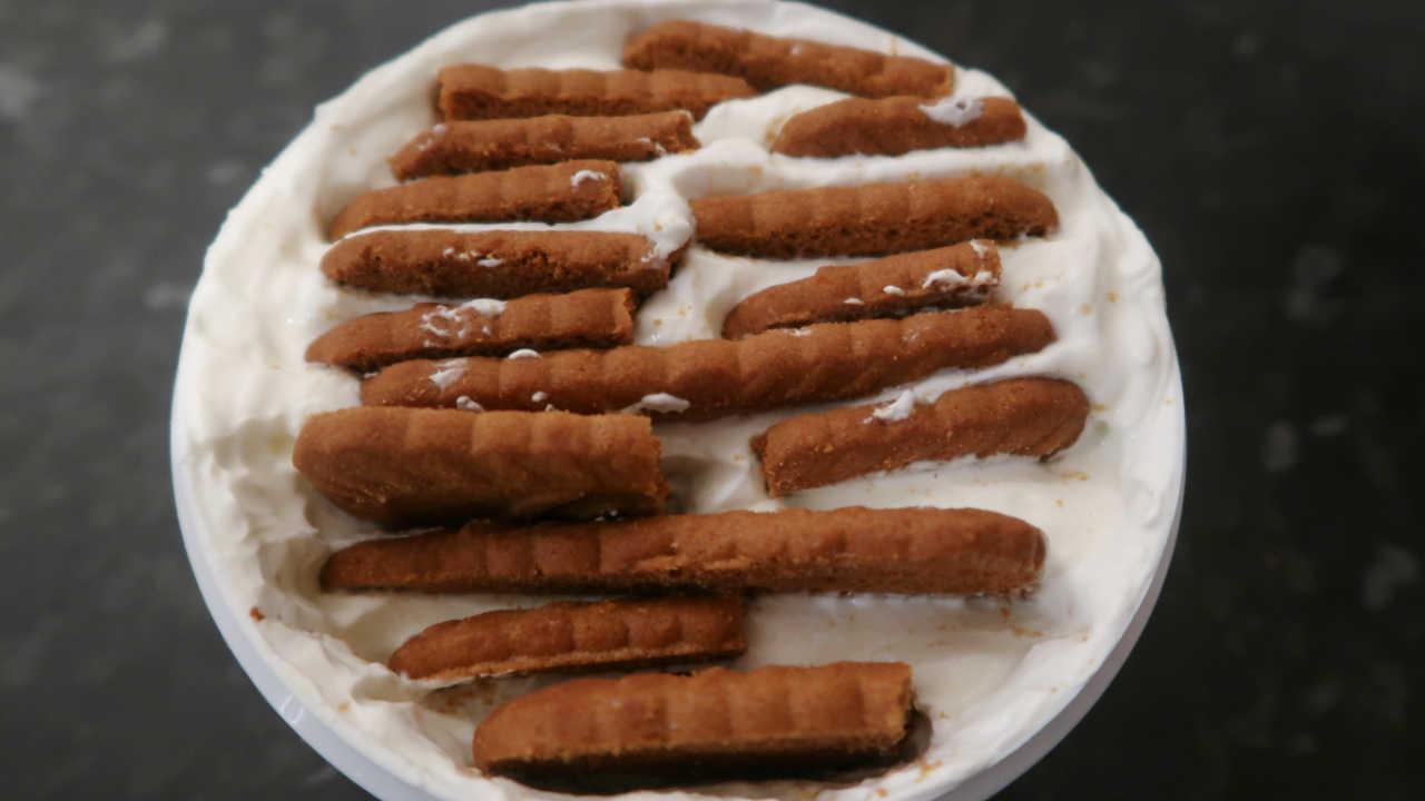 「日本起司蛋糕」風靡美國　餅乾插進希臘優格　簡易料理