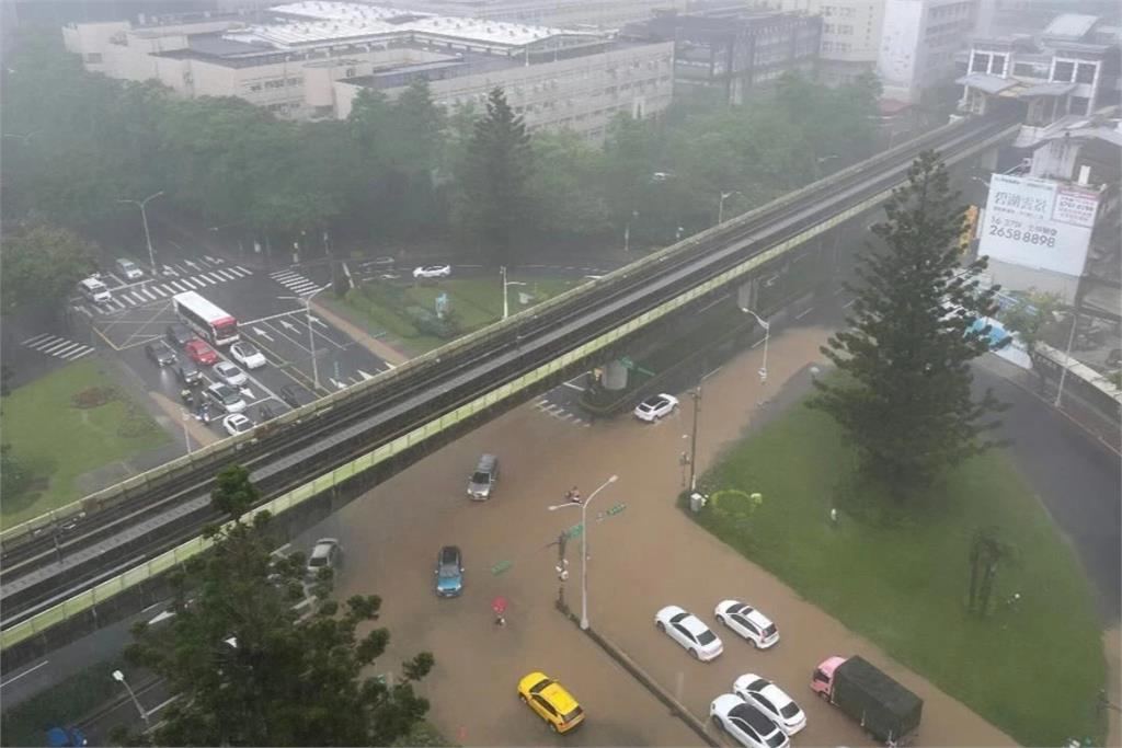 北市南港「這地點」降雨量破200毫米　深夜緊急疏散住戶