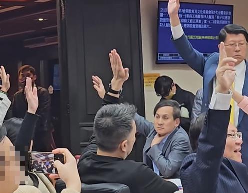 快新聞／藍白要核電延役卻「反對記名投票」　黃捷轟「敢做不敢當」：大罷免無人能擋
