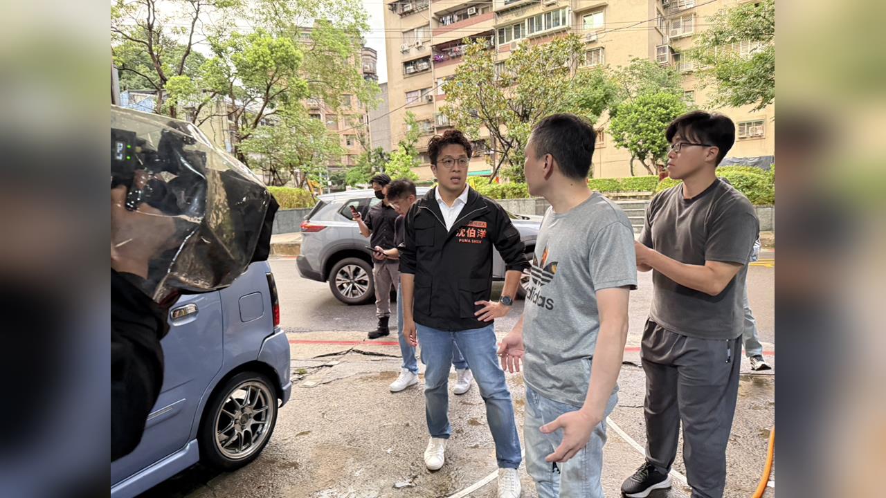 快新聞／昨午後大雨「內湖再淹水」！ 沈伯洋傍晚急改行程　重回金龍里勘查
