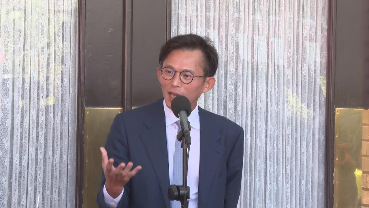 快新聞／沒在怕？王義川遭狗仔跟拍怒提告　黃國昌竟喊濫訴：那就隨他吧