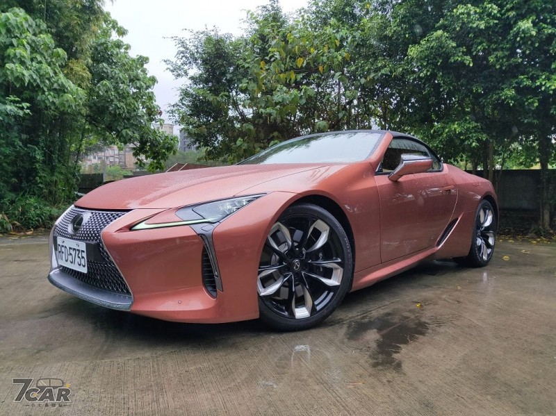 絢麗新裝上身，科技便捷再躍進！2024 年式 Lexus LC 500 Convertible實測