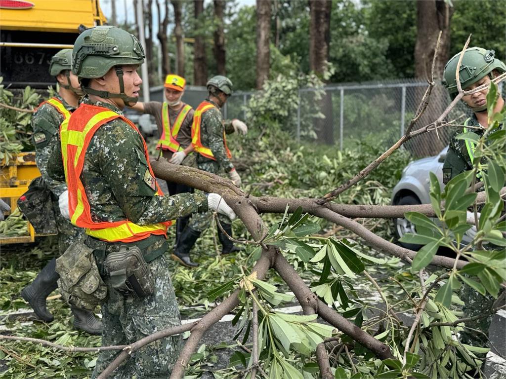 快新聞／山陀兒重創高屏　第四作戰區今派1362兵力、171機具救災