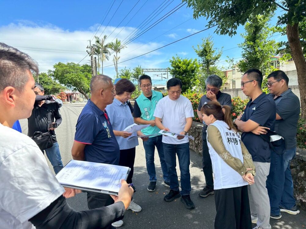 宜蘭頭城濱海路淹水擾民　陳俊宇、林詩穎會勘助改善