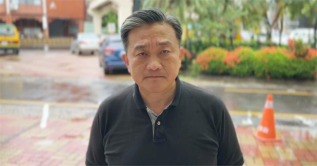 快新聞／藍營議員稱4月是口誤　綠委截「手比4畫面」酸：「心口體」一起誤