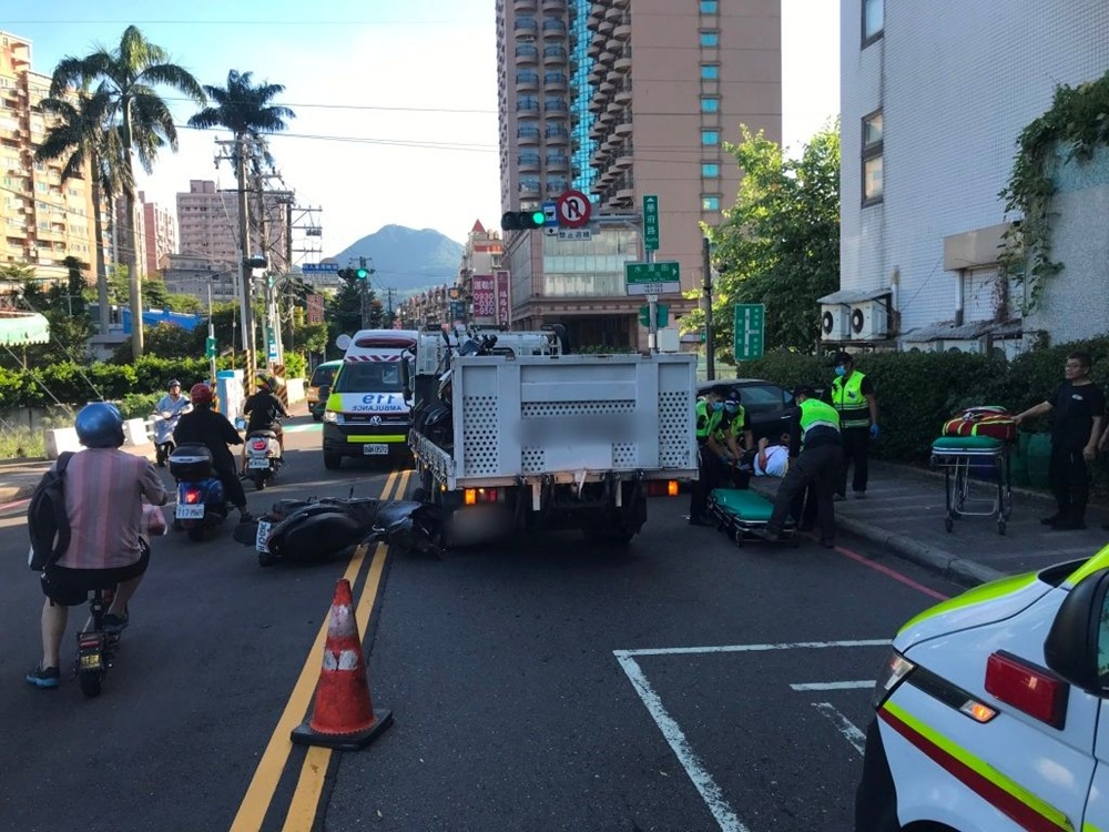 口鼻沾白粉騎車自摔　32歲男唾液快篩涉吸安毒被逮