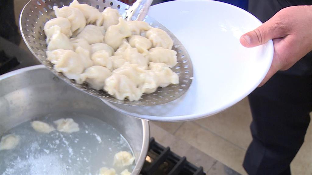 佛心農會收購200公噸高麗菜挺農民　製成水餃便宜賣