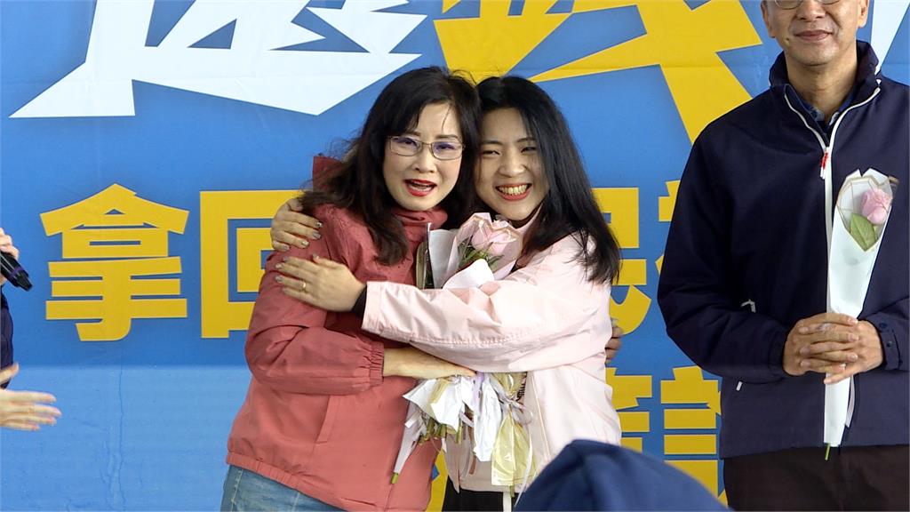 秦慧珠評徐巧芯「走火入魔」　國民黨反罷免兩人尷尬同台