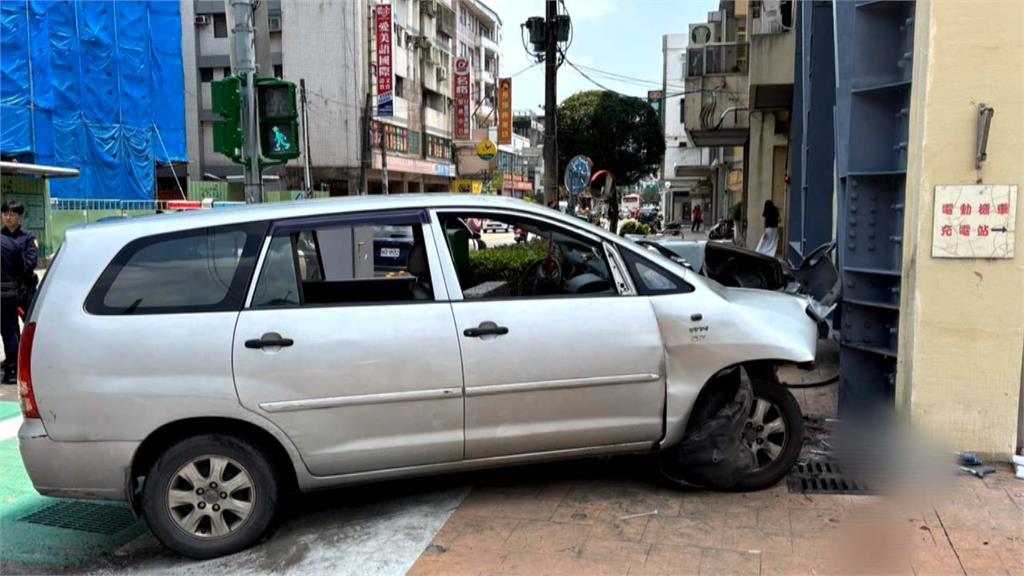 嚴重車禍！六旬男駕駛暴衝撞2行人　釀1死1重傷1昏迷