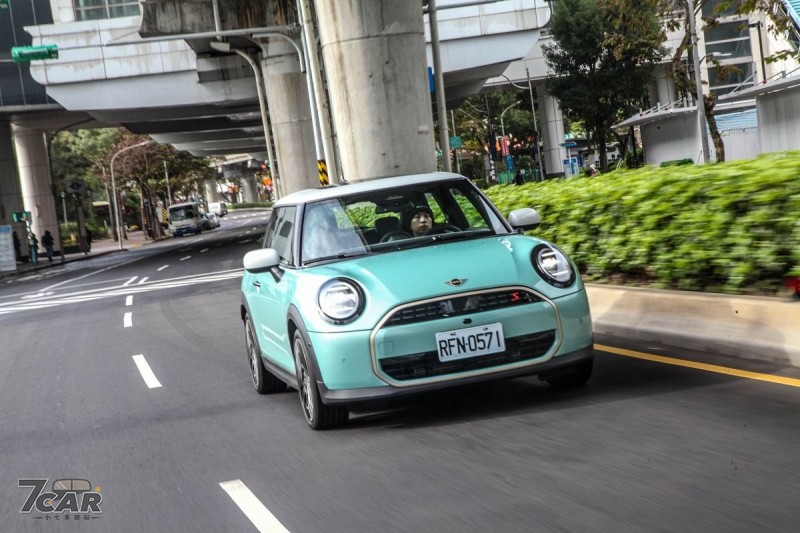 演繹經典本色、注入簡約魅力　全新第四代 MINI Cooper S 3-Door 試駕
