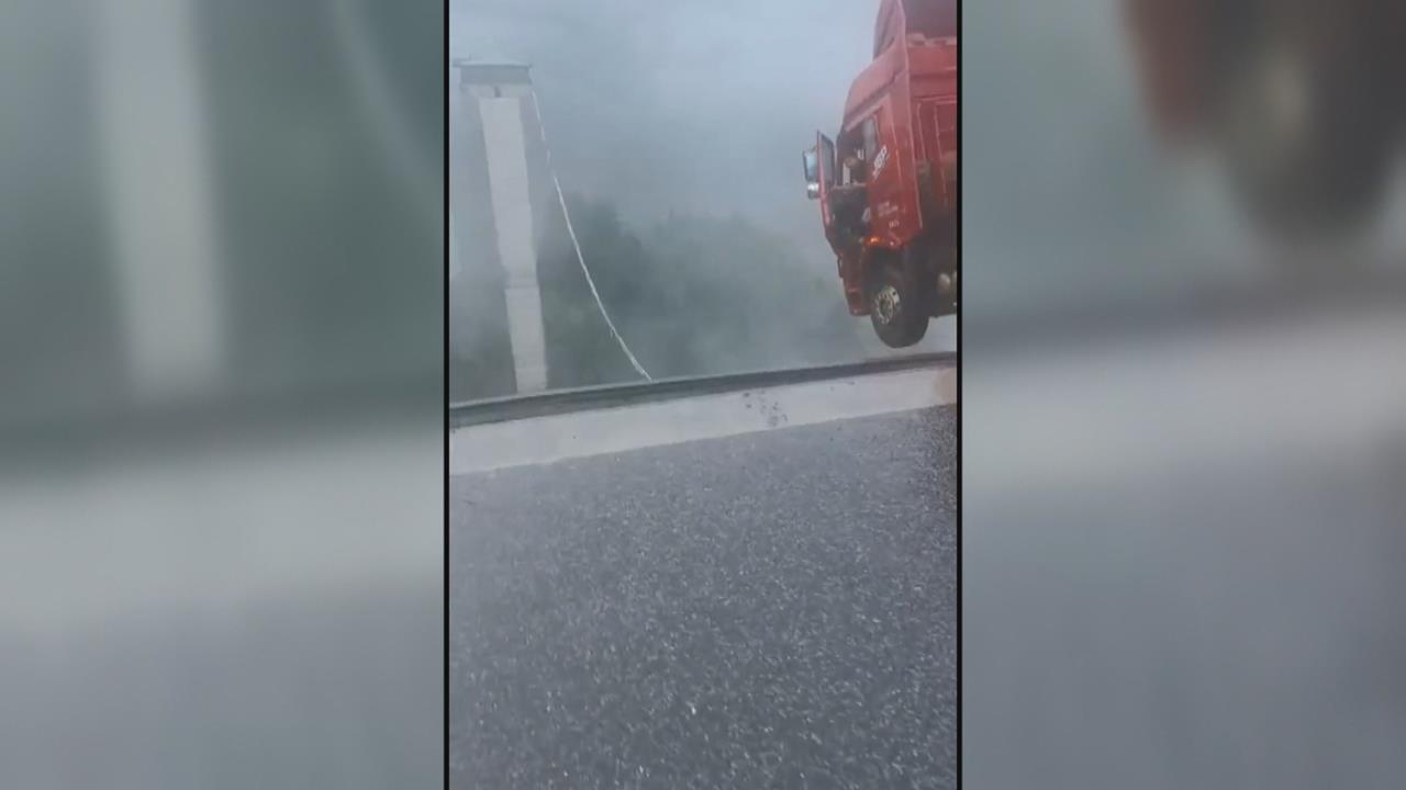 又是豆腐渣？　四川橋梁剛完工10個月瞬間坍塌