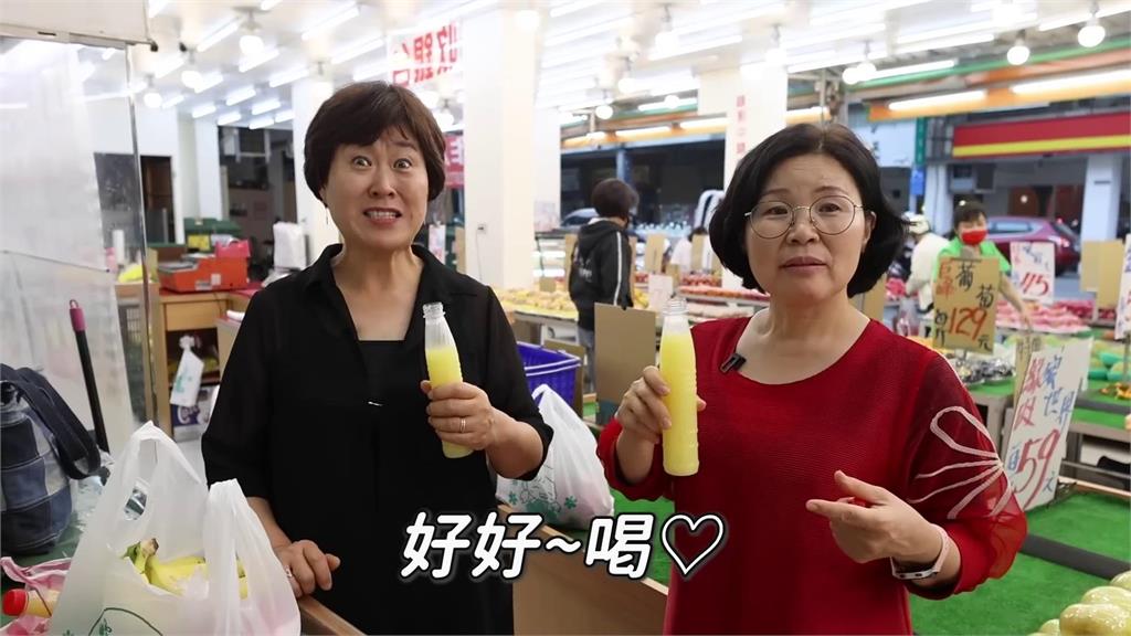 台灣人太熱情了！南韓媽媽第一次逛菜市場被請客　驚喊：居然有這種事