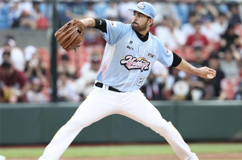 中職(影)／新「屠龍專家」魔神樂7.1局好投！助樂天桃猿3：2險勝味全龍