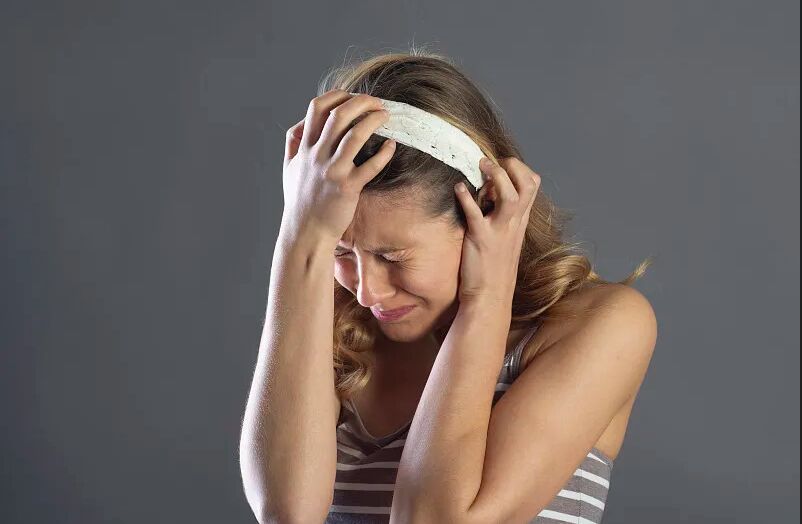 人妻離家出走住日租套房 找同學喝酒聊天慘遭下藥性侵