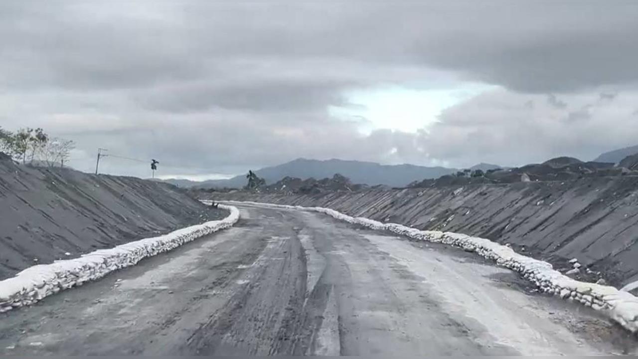 快新聞/光復災後現況太驚人 佛祖街淤泥如「黑部立山」