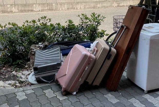 日本疫後迎爆量觀光人潮！　觀光客亂丟行李箱成問題