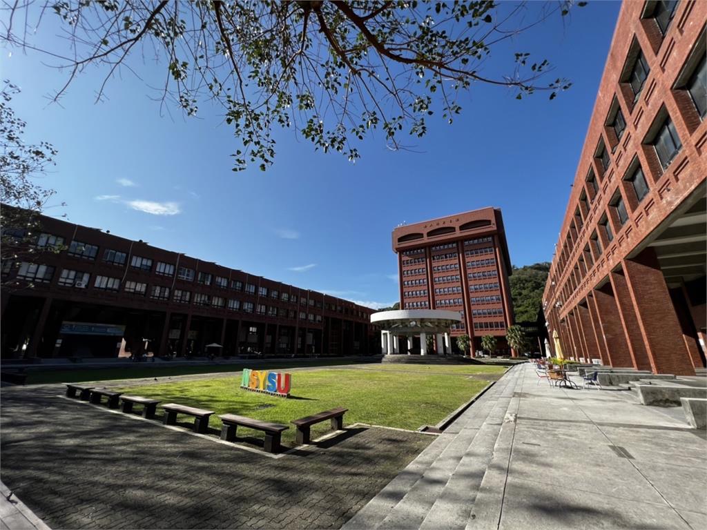 快新聞/中山大學學生控罷免文宣遭校方撕除 校長:竭力捍衛言論自由