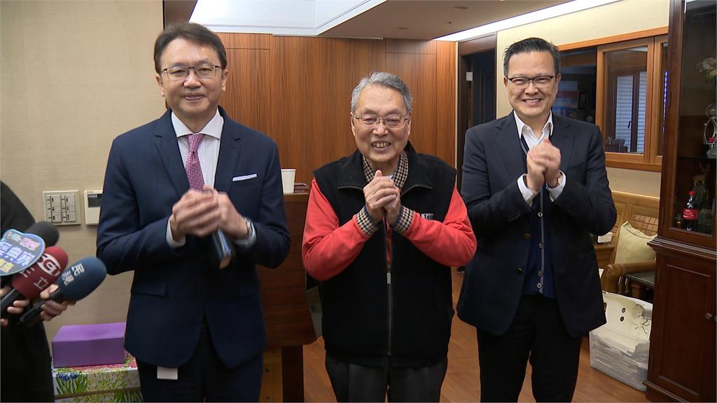 宏碁集團新春團拜　施振榮：多變是常態　台灣有優勢