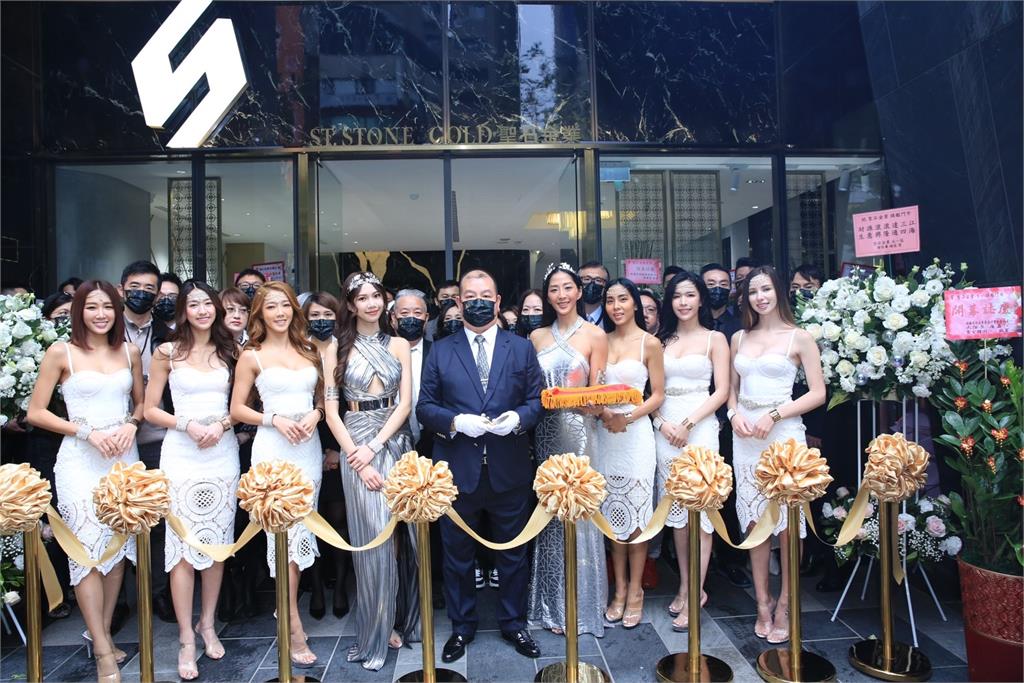 搶高端客戶群！亞洲唯一黃金條塊實體店「聖石」開幕