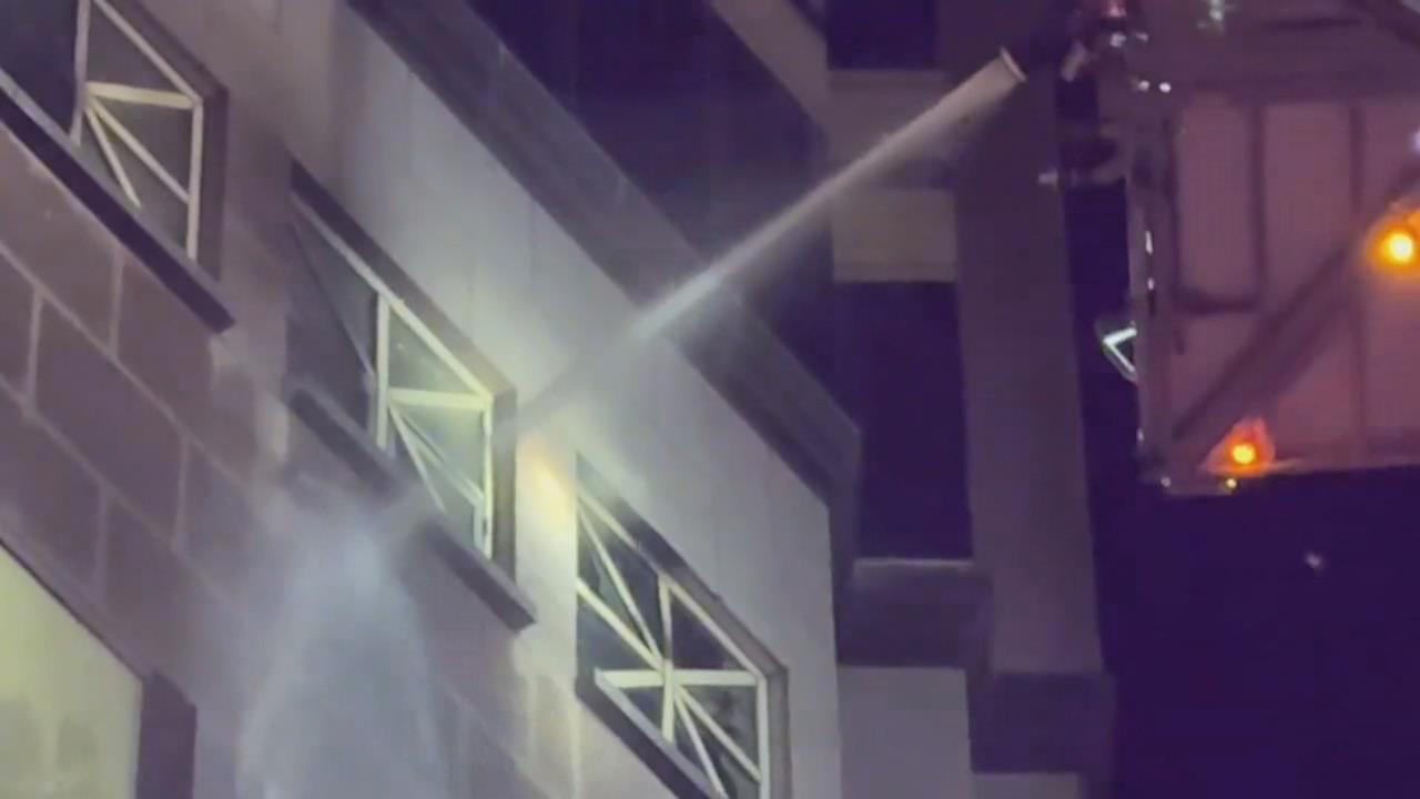 高雄深夜不平靜! 商辦、住家2起火警 皆是「冷氣故障」釀禍