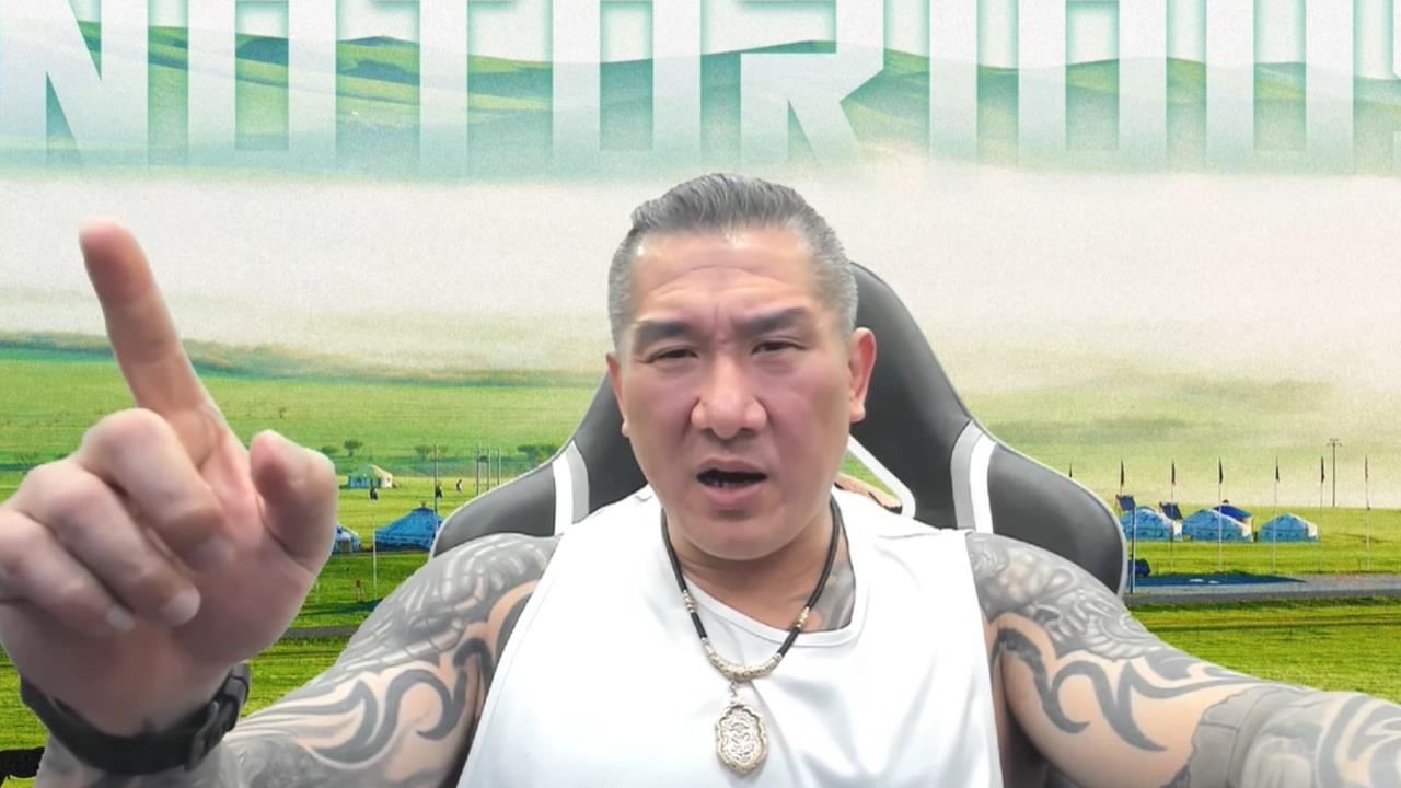 館長直播突拋「救災幹嘛不找中國幫」！狂舔喊「10萬解放軍馬上到」…網怒揭真相