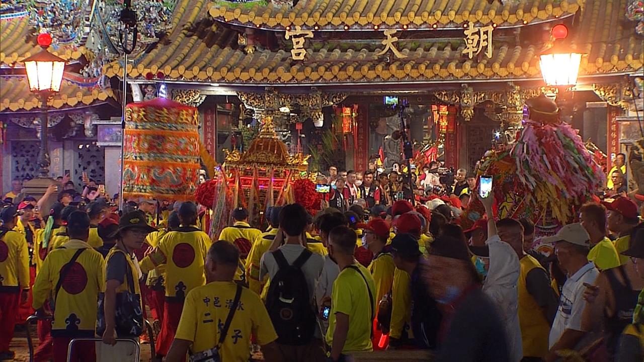 熱鬧盛況宛如不夜城！　「浩天宮大庄媽」進香抵北港朝天宮
