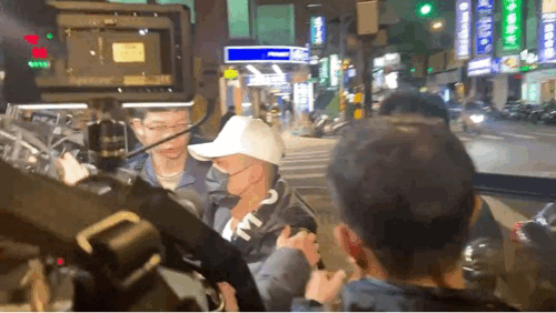 快新聞／王大陸教唆打人！四海幫堂主「小阿俊」到案　永和警局將開記者會