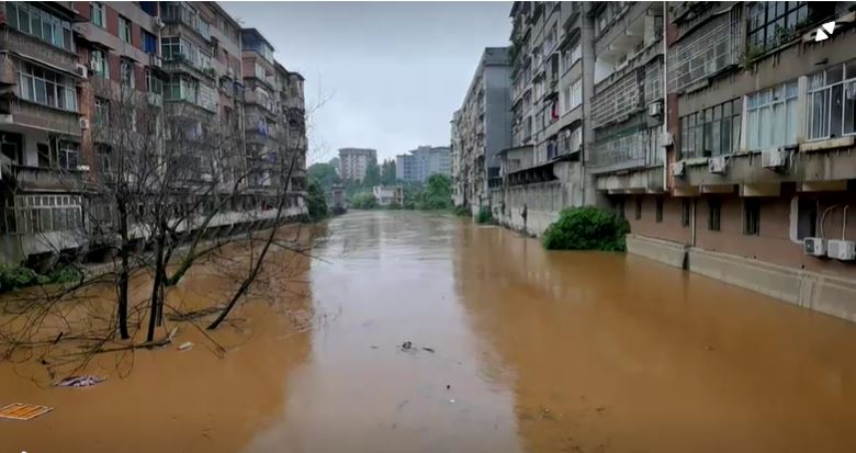 三峽迎來最大洪水 中國暴雨災難不斷