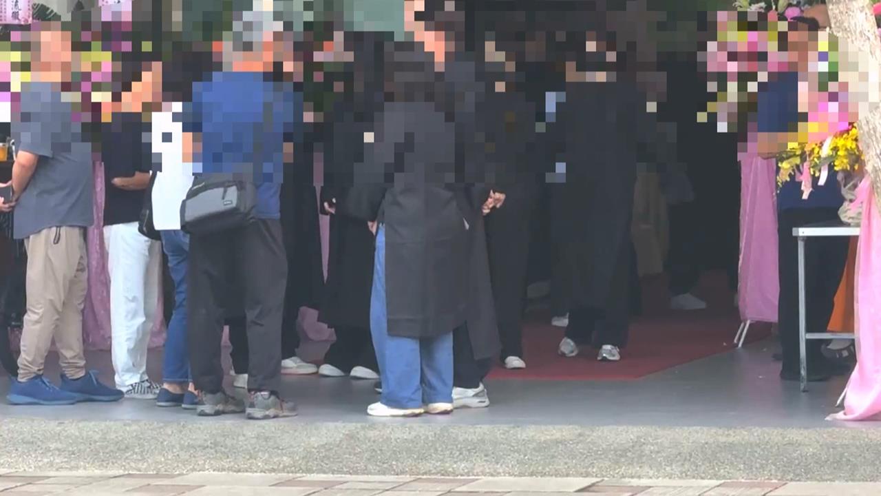 柯志恩助理爆「告別式發名片」　喪家怒轟：想票想瘋了