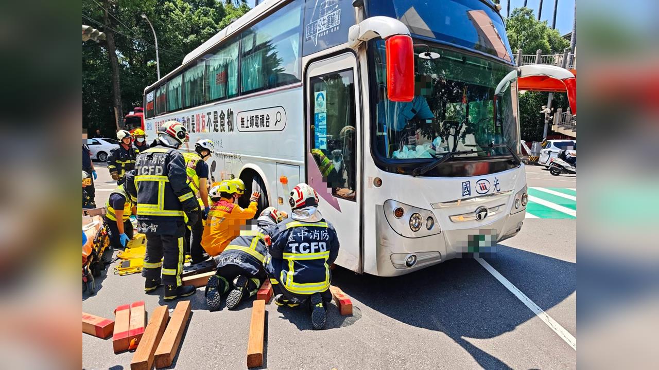 快新聞／魂斷台中！國光客運司機輾斃星國67歲婦　涉過失致死5萬交保