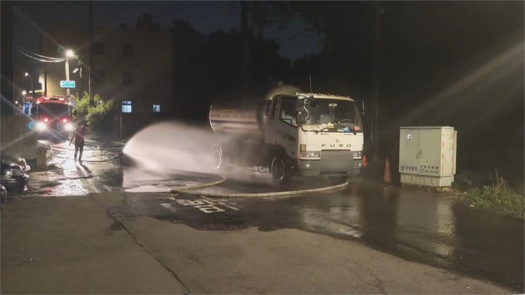 瓦斯槽車瓦斯外洩　消防隊猛灑水稀釋濃度