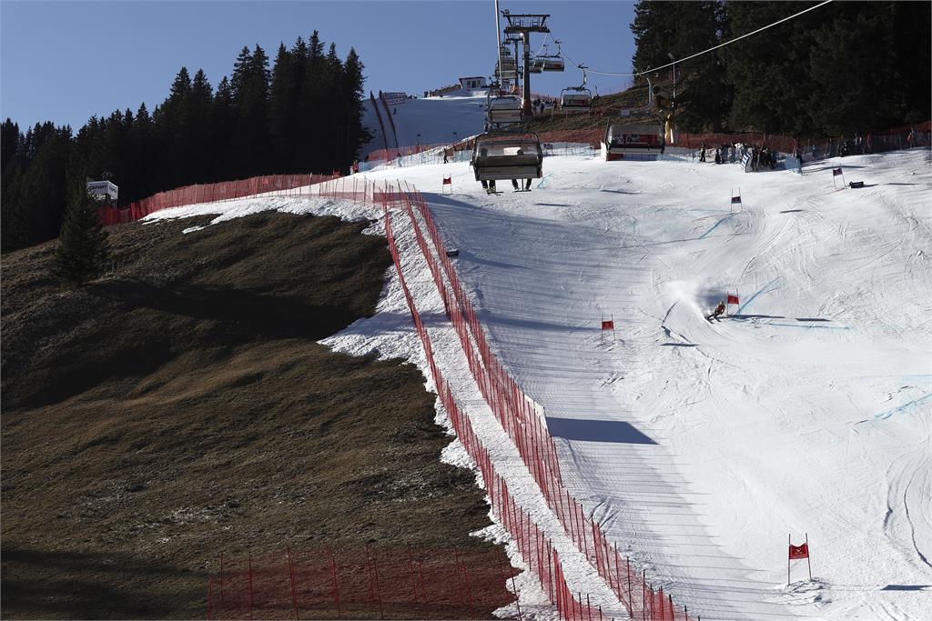 全球暖化衝擊！世界滑雪勝地瑞士「近100%」滑雪場沒雪可滑
